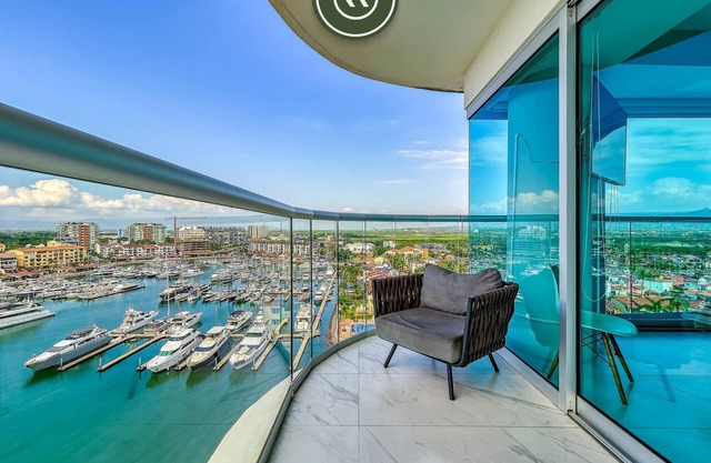 New 2 BR Condo Right in the Marina - Rooftop Pool