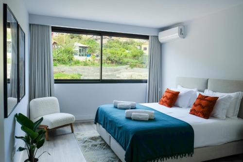 New 3 Bedroom Luxury Family Apartment - Airco, King Size Beds, Fully equipped kitchen, Balcony, Washingmachine, 2 bathrooms, Free parking, Fast Internet, 142m2