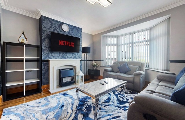 New! 3BR in Baxter Avenue