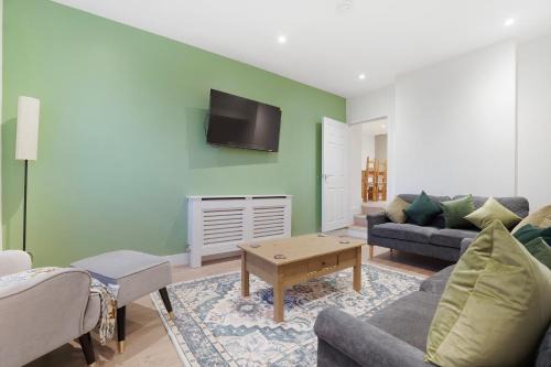 NEW! 3BR in Salvin Cottage