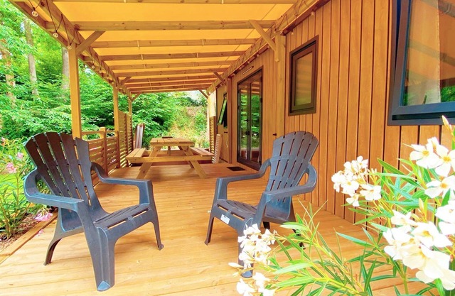 New 4-bedroom mobile home with beautiful terrace, just a stone's throw from Chantilly!