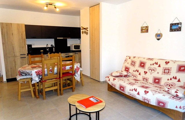 New 42m² apartment at the foot of the slopes, 1 bed, balcony, ski locker