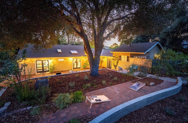 New 4BR GREAT Location Sleeps 11!