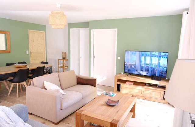 New apartment, 5 beds – 8 km from the resorts