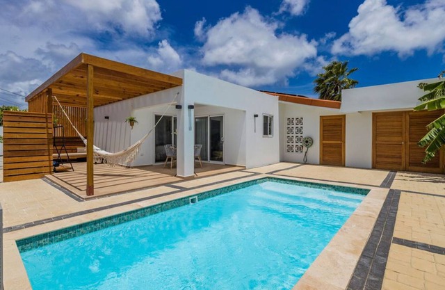 ✶NEW✶ Apartment & Private Pool near Eagle Beach