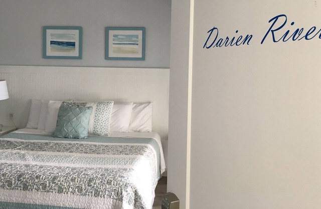 NEW! B&B weekly & monthly room rental rates - Every room with a view!