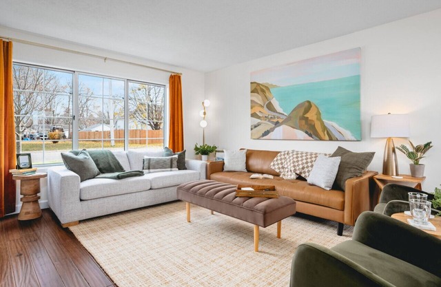 NEW Barlow by the Bay 3BD Townhome Beaches Wineries