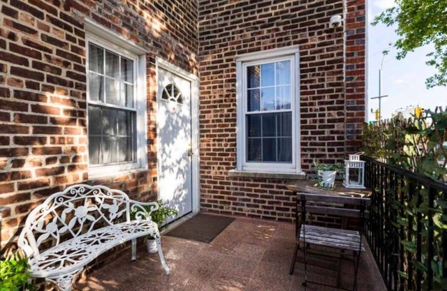 New! Beautiful 2 Bedroom Apt! Main St! 24/7Parking
