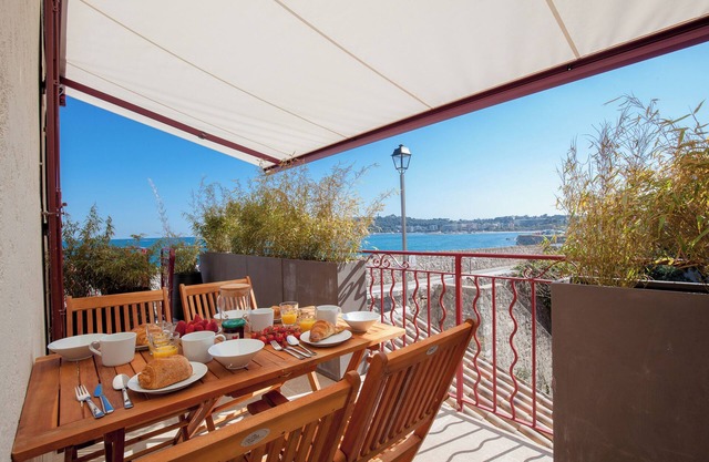 👍 New 🏖️ - Beautiful House 1100SqFt with Full Sea View Terrace. 🌞