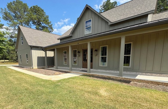New Build. 4bed, 4.5 bath Custom Home in Oxford, MS.12 Minutes from Town Square.