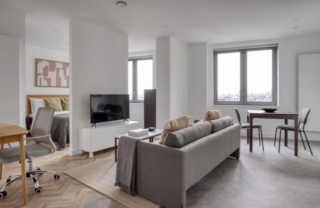 New Build Bromley by Bow Studio w/Concierge, nr Shops, by Blueground