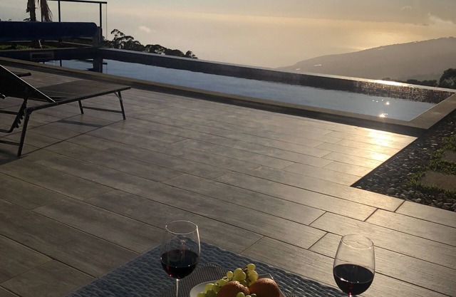 New building above the roofs of Calheta, absolute privacy with a heatable pool