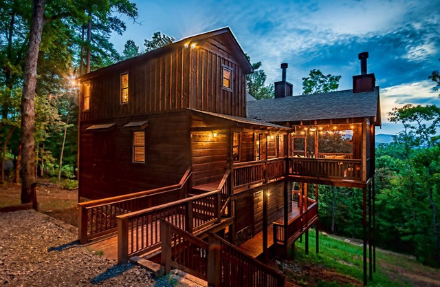 NEW Cabin w/Long Range Views/Hot Tub/Dog Friendly/Paved Access/EV Plug