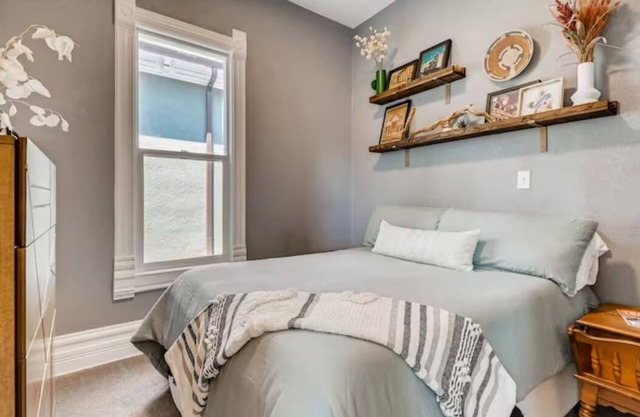 New! Cheerful 3-bedroom home walk to Empower Field