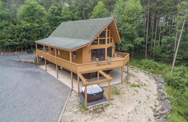 New! Chic Cabin w/Hot Tub, Trails & Dog Friendly