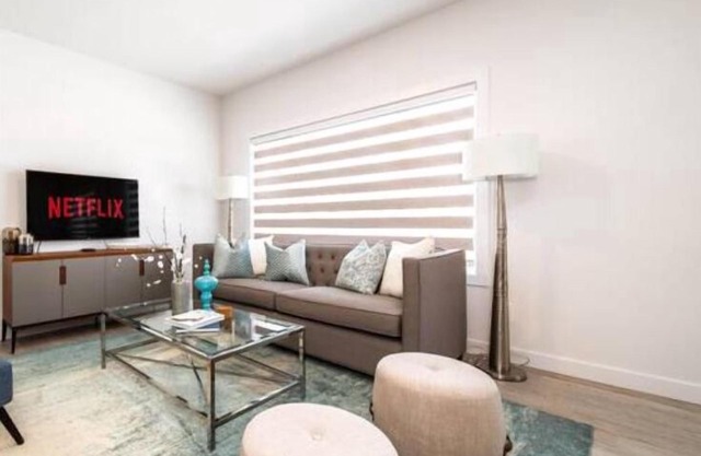 New - Chic Modern Home - King bed - Foosball - Sleeps 8!