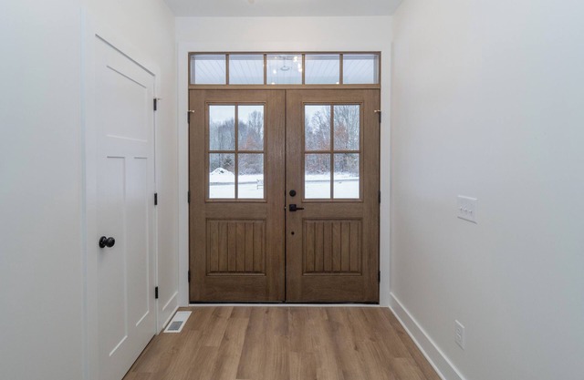 New Construction 4-bedroom Modern Farmhouse house in charming Kalamazoo w/WiFi