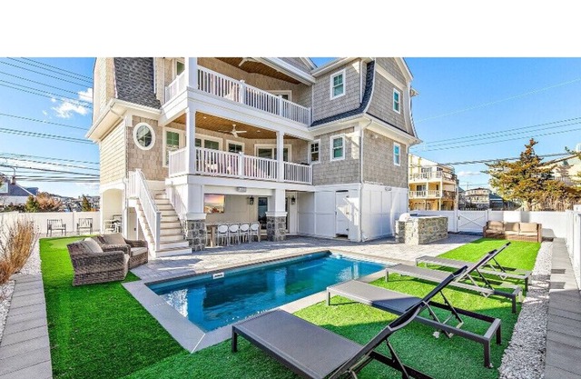 New Construction, 5 bedrooms with a pool