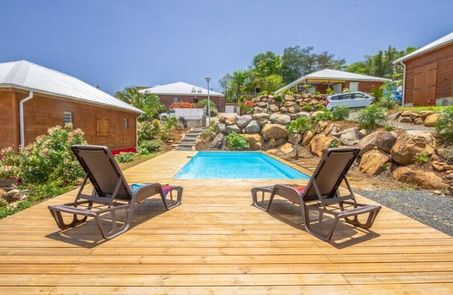 new cottages 300 meters walk from Grande Anse beach