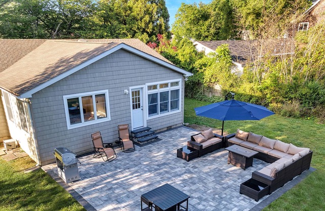 New! Cozy Beach Cottage w/King Bed & Large Patio in a Great Location!