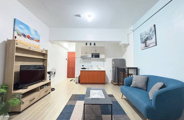 NEW DECOR,AMENITIES, WAFFLE MARKER,JUICER UPGRADED FOOD PREP COMING IN NOVEMBER