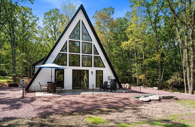 NEW Dog-Lovers Retreat:Dog Bath-WFH-Coffee-EV Charger