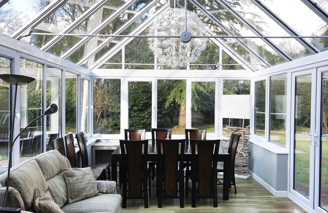 New Forest house with large garden, near sea. Perfect for families with children