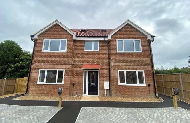 New Gillingham Gem - Garden, Free Parking(Electric Car Charger) and WiFi