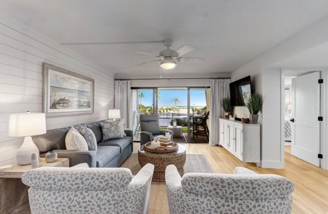 🏄🏻‍♂️NEW! Gorgeous Oceanfront Ground Floor Villa!