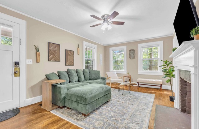 NEW! Great for long Stays, 2 miles to Downtown