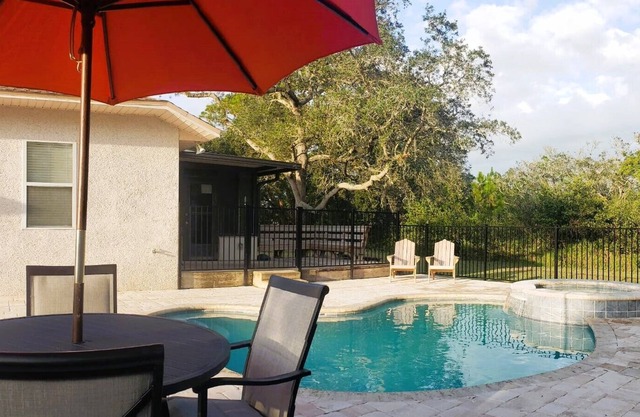 New Heated Spa or Heated Pool! Beautiful Coastal Living Beach Retreat!