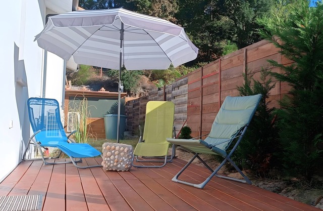 New holiday home near the beach, quiet location, terrace, 2 people, free shuttle & parking