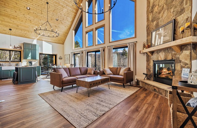 New Home with Hot Tub and Epic Views - Antler Ridge