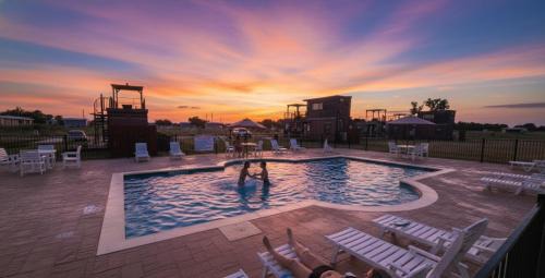 New Hot Tub, Pickleball, Cornhole, Pool & Patio