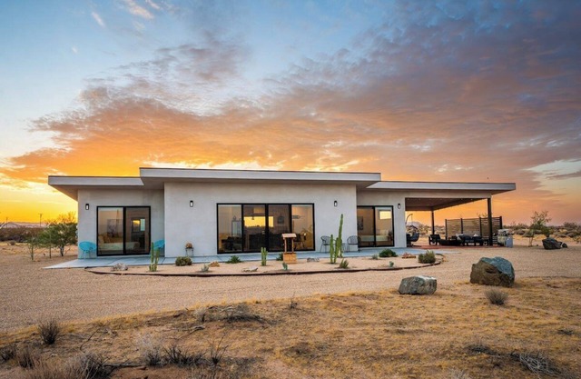 New! Hot Tub, Pool, Dreamy Daybed · Moonlight Mesa