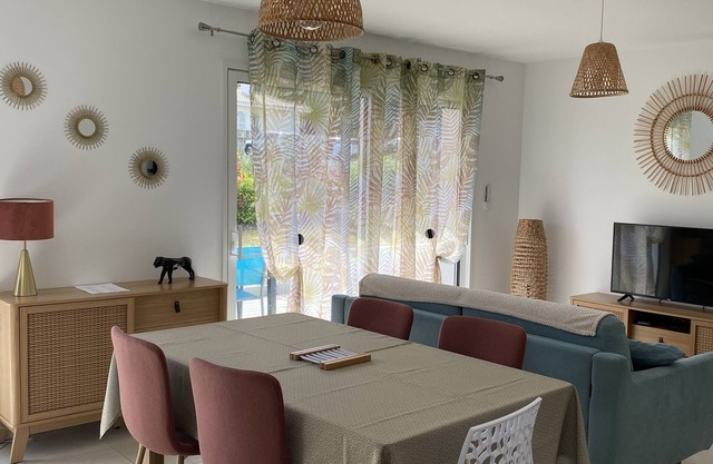 New house, located between sea and forest