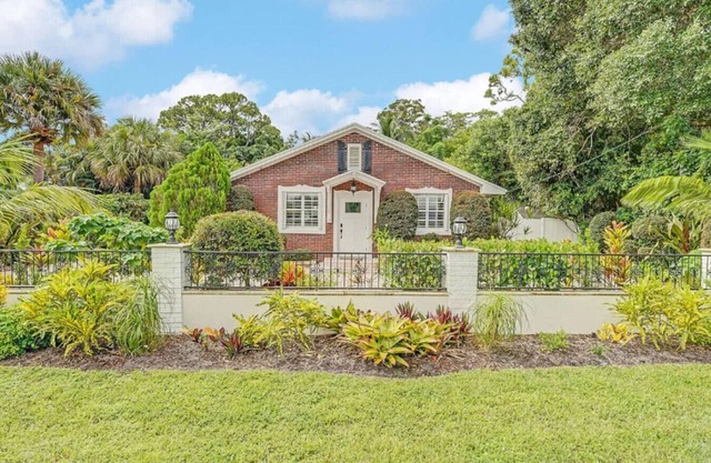 *NEW* Hugh St. Hideaway w/Pool