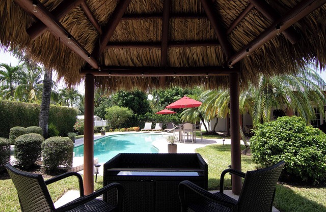 *New* Lake Ida Oasis | Hot Tub & Tiki Bar
