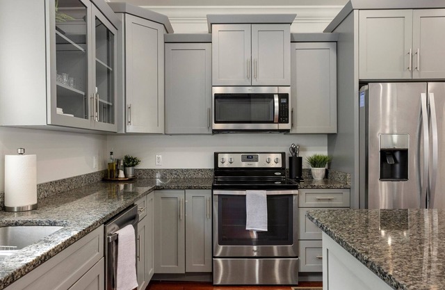 NEW! Liberty Belle | Family + Dog Friendly | CLOSE to Downtown! | 4 Bed, 3.5 Bath