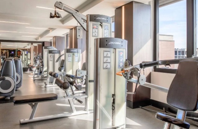 NEW Listing 1-bedroom apartment in Rosslyn Arlington, VA area near metro