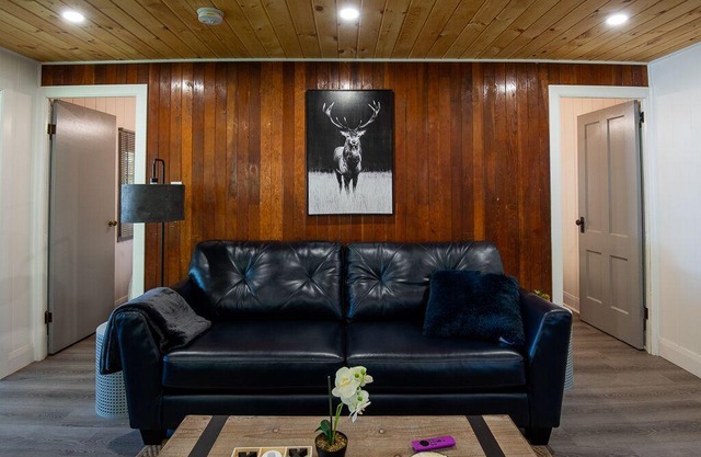 New Listing "Aries" 2 Bedroom Cottage by the beach