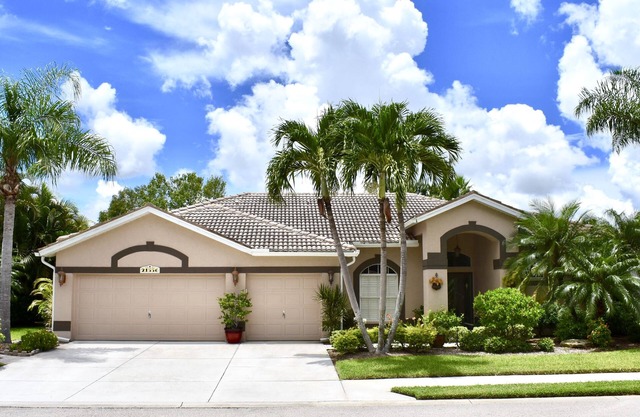 NEW LISTING: Beautiful Upscale Home in Stoneybrook