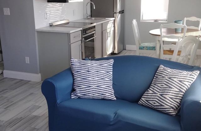 New Listing! Crashing Seaglass Contemporary 2 Br/1 Ba Beauty!