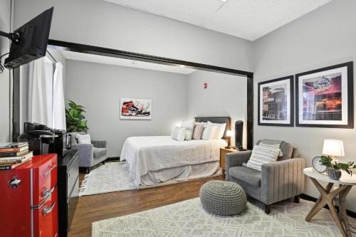 NEW LISTING The Classic City Collection - 3 Separate Units