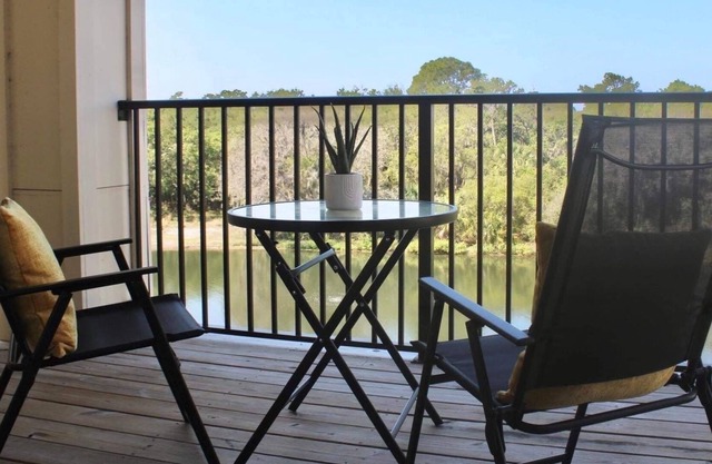 NEW! Luxurious Lakeview Retreat King Size| 1BR/1BA