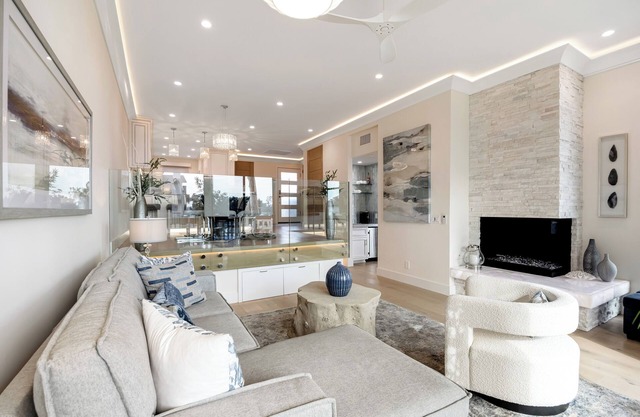 New Luxury 2BR 2.5BA Condo w Amenities + Prime Long Beach Location +Marina Views