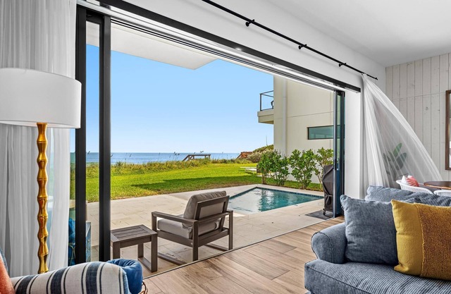 NEW Luxury Modern Beachfront Villa w/Private Heated Pool, BBQ Grill, OCEANFRONT