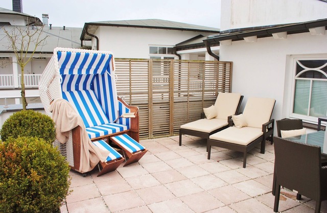 New! Luxury penthouse in 1A location with sauna and rooftop terrace, beach chair on the beach