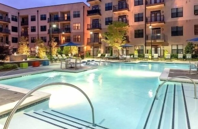 NEW Luxury Stay : Coffee Bar, Scenic Views & Pool in the Heart of Atlanta