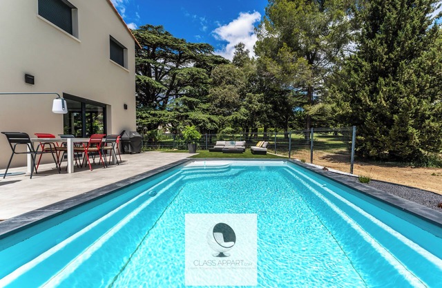 New Luxury Villa with Pool for Rent by the Week in Castelnau-le-Lez
